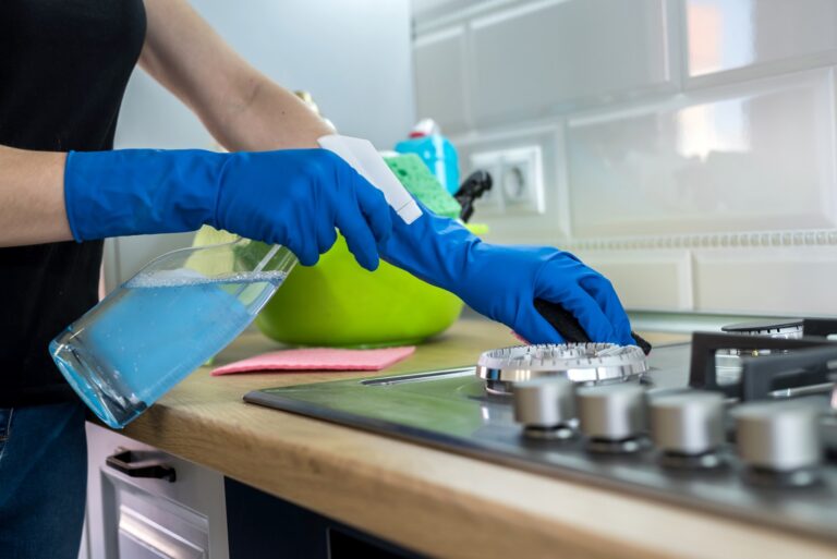 خدمات متكاملة تقدمها شركة تنظيف في حتا دبي بأحدث المعدات